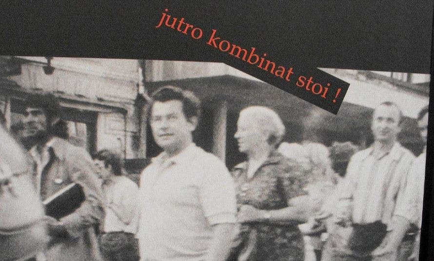 „H.. z Gierkiem” – maluje ktoś w nocy na Kochanowskiego, od rana przed sklepami długie kolejki. Wieczorem na Kościuszki polecą szyby [GODZINA PO GODZINIE]
