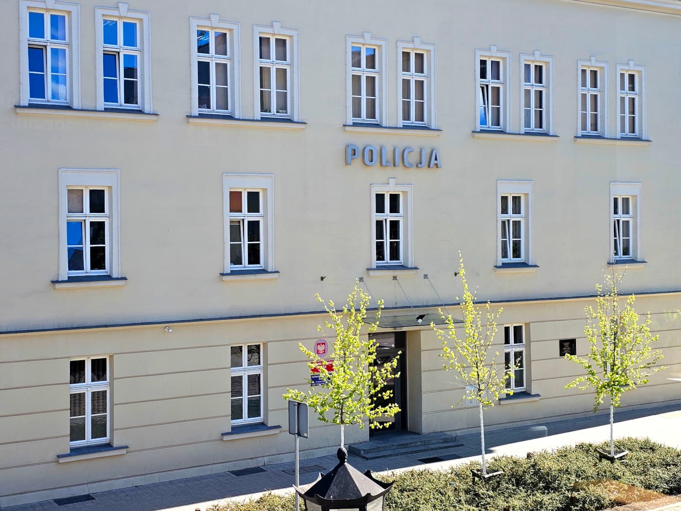 Chciał kupić koparkę, a został bez pieniędzy i bez maszyny