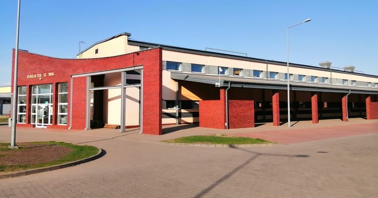 Kupcy z hali targowej MCH muszą się przenieść. Powodem stan techniczny dachu