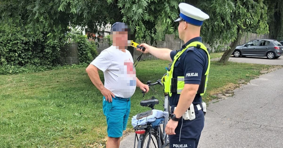 ZDJĘCIA 287 mandatów dla rowerzystów. Policja podsumowuje akcję „Bezpieczny przejazd rowerowy” Dziś - Policja Mazowiecka
