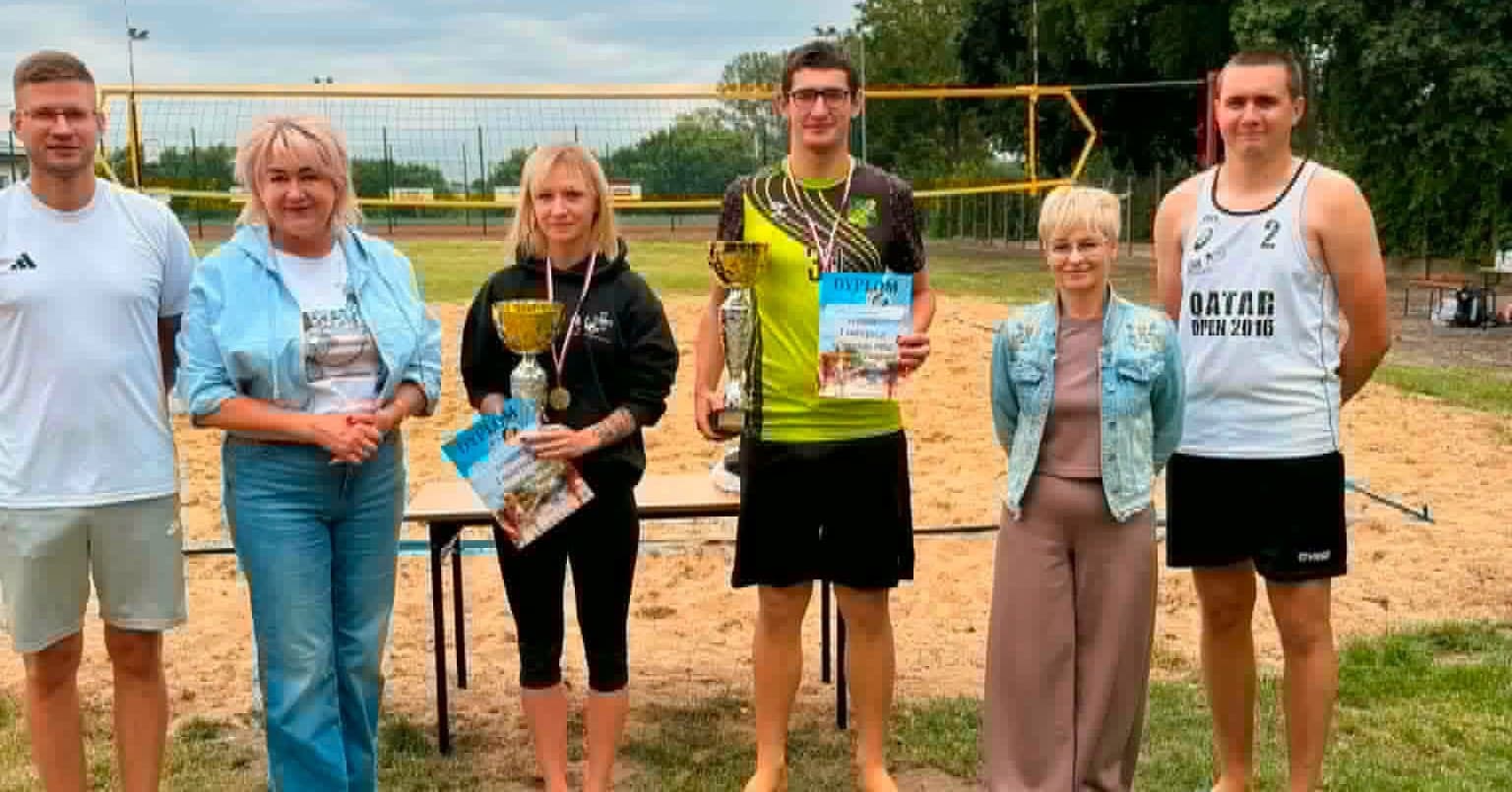 ZDJĘCIA „Aktywny Orlik” wystartował. Siatkarze rywalizowali w Szczawinie Kościelnym Dziś - Redakcja/foto:UGSK