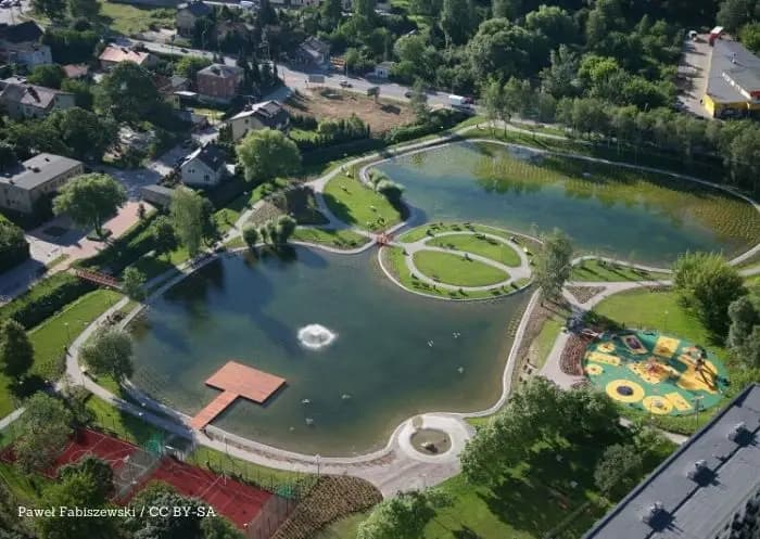 Zniżki na dach i drzwi dla posiadaczy Milanowskiej Karty Mieszkańca