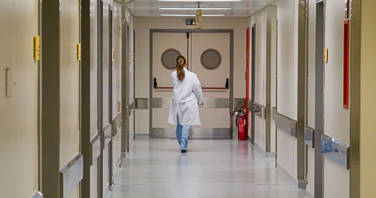 Szpital w Łodzi odsyła pacjentów onkologicznych. Media alarmują