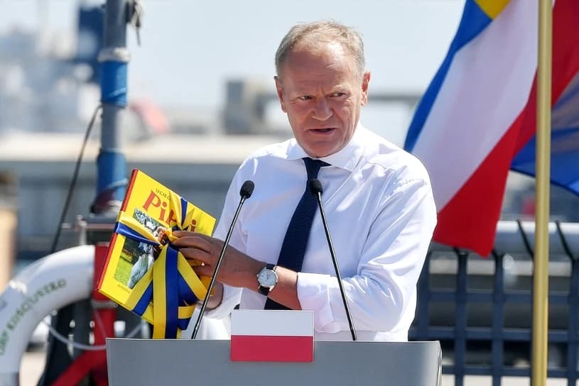 Donald Tusk pochwalił się prezentem. "Dla naszych dzieci i wnuków"