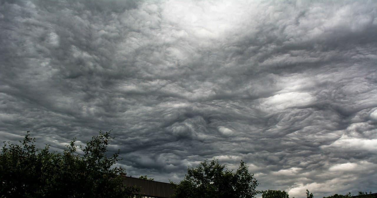 Asperitas pojawiły się nad Polską. To wyjątkowo rzadka sytuacja
