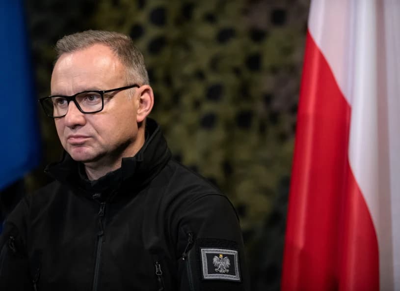 Zamieszanie po spotkaniu Dudy z generałem. "Od razu złożył meldunek"