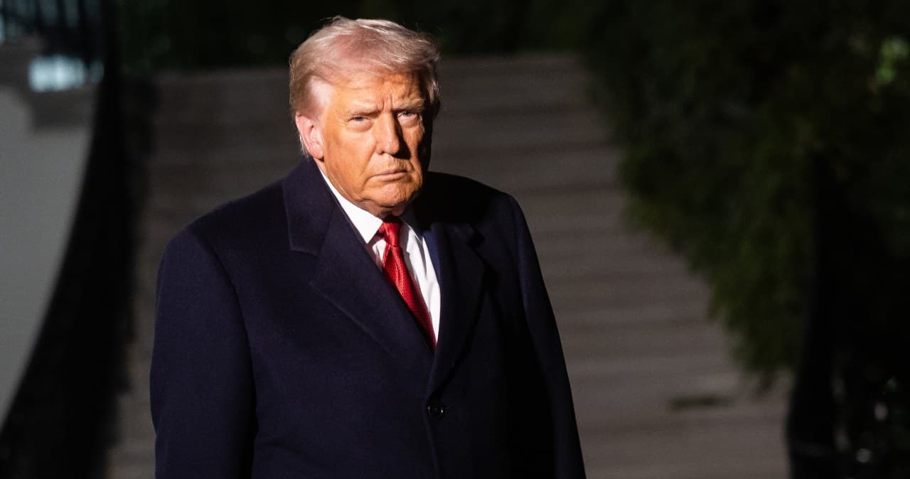 Trump ponownie wbija szpilę NATO. "To śmieszne"