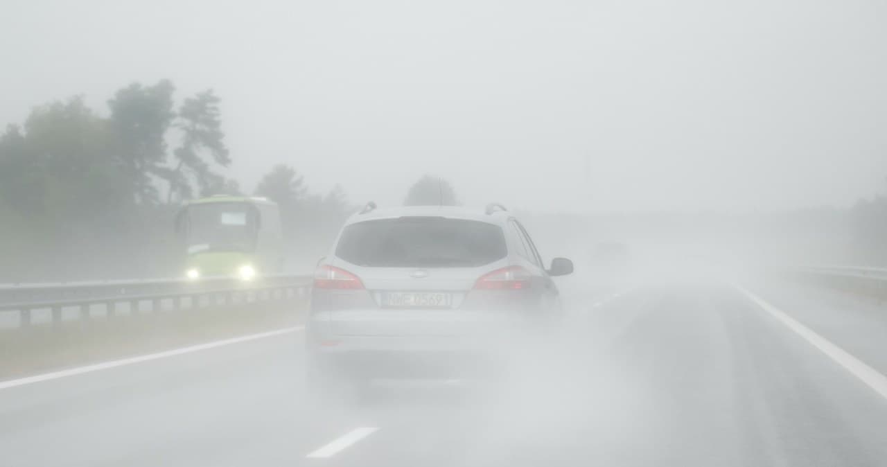 Błękitnego nieba prędko nie zobaczymy. Pogoda zaciąga deszczową kurtynę