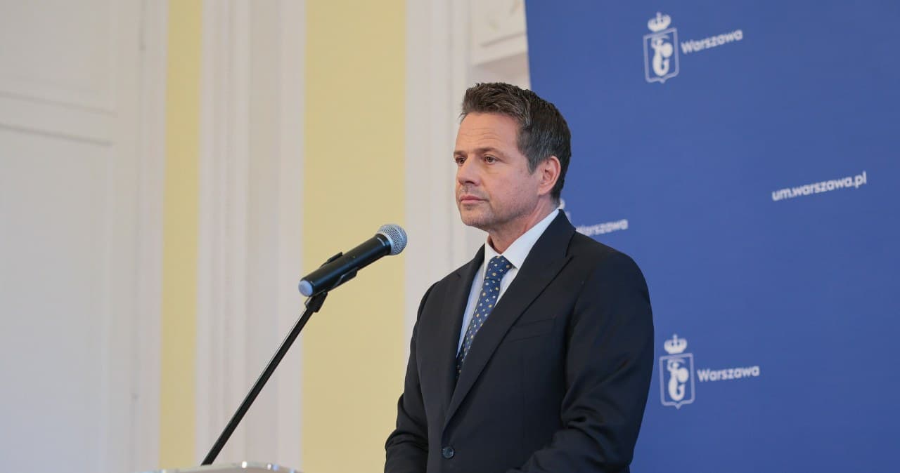 Trzaskowski stawił się na radzie, PiS domagał się jednego. "Spektakl polityczny"