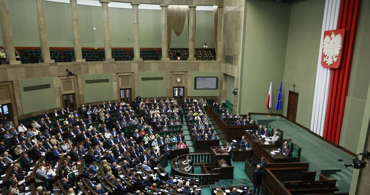 Sygnał alarmowy dla KO i PiS, jest nowy sondaż. Dane jednoznaczne