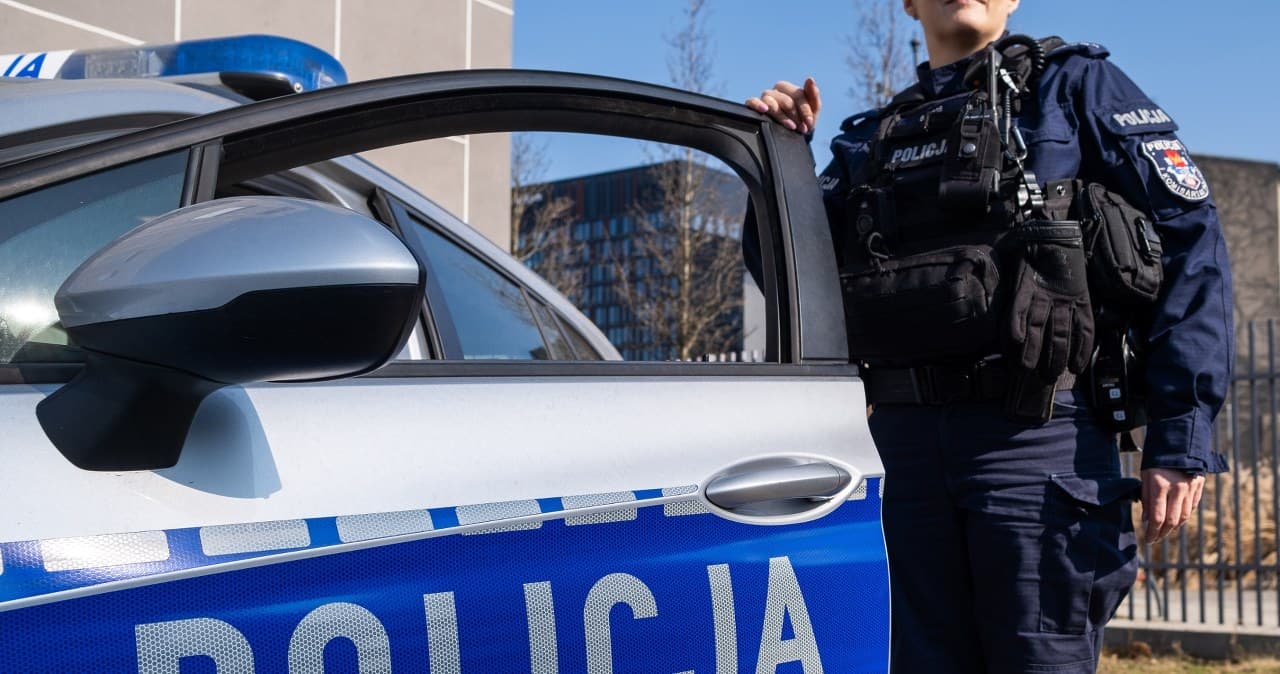Zaniepokojona kobieta wezwała policję. Tragiczne odkrycie u sąsiada