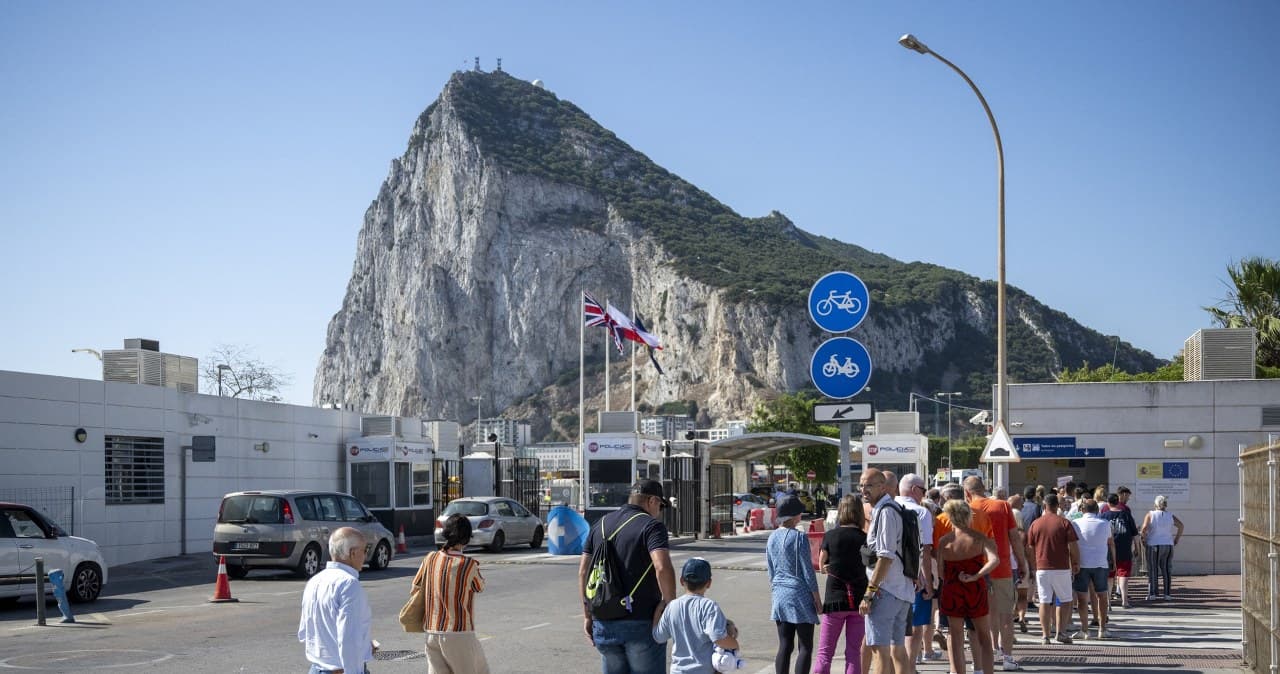 Czekali na to prawie 120 lat. Znikają kontrole graniczne na Gibraltarze