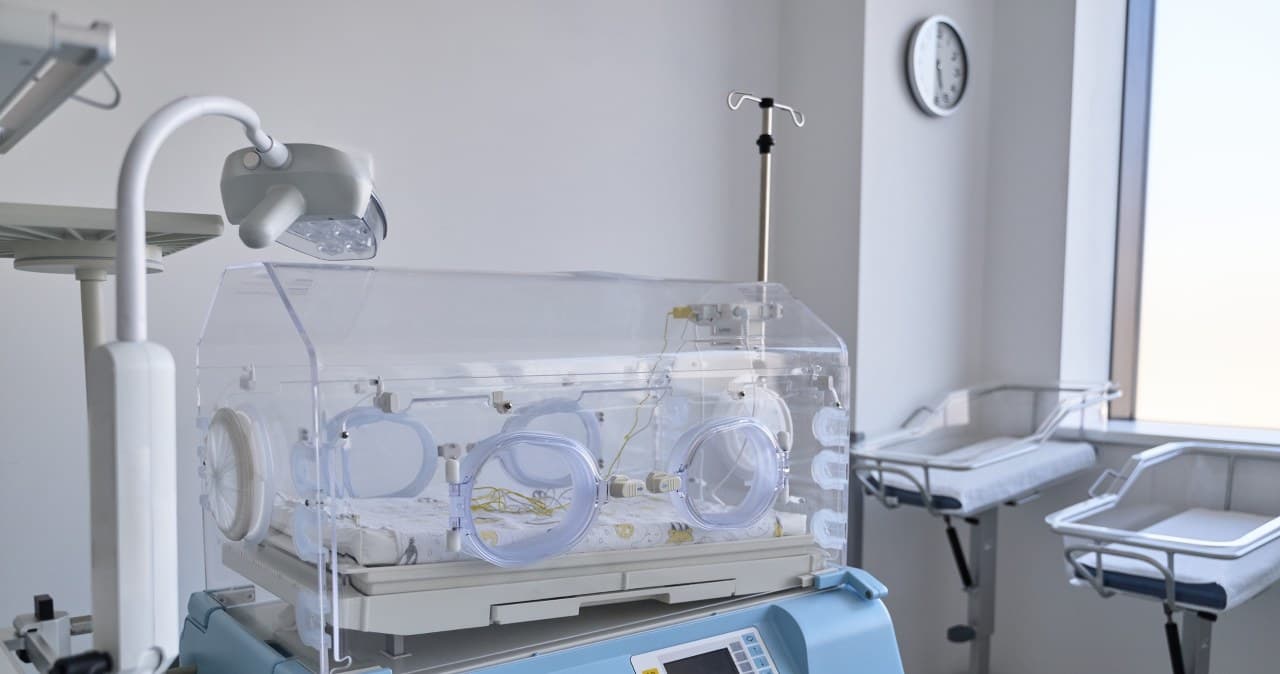 Raz na 700 tys. przypadków. W Łodzi na świat przyszyły czworaczki