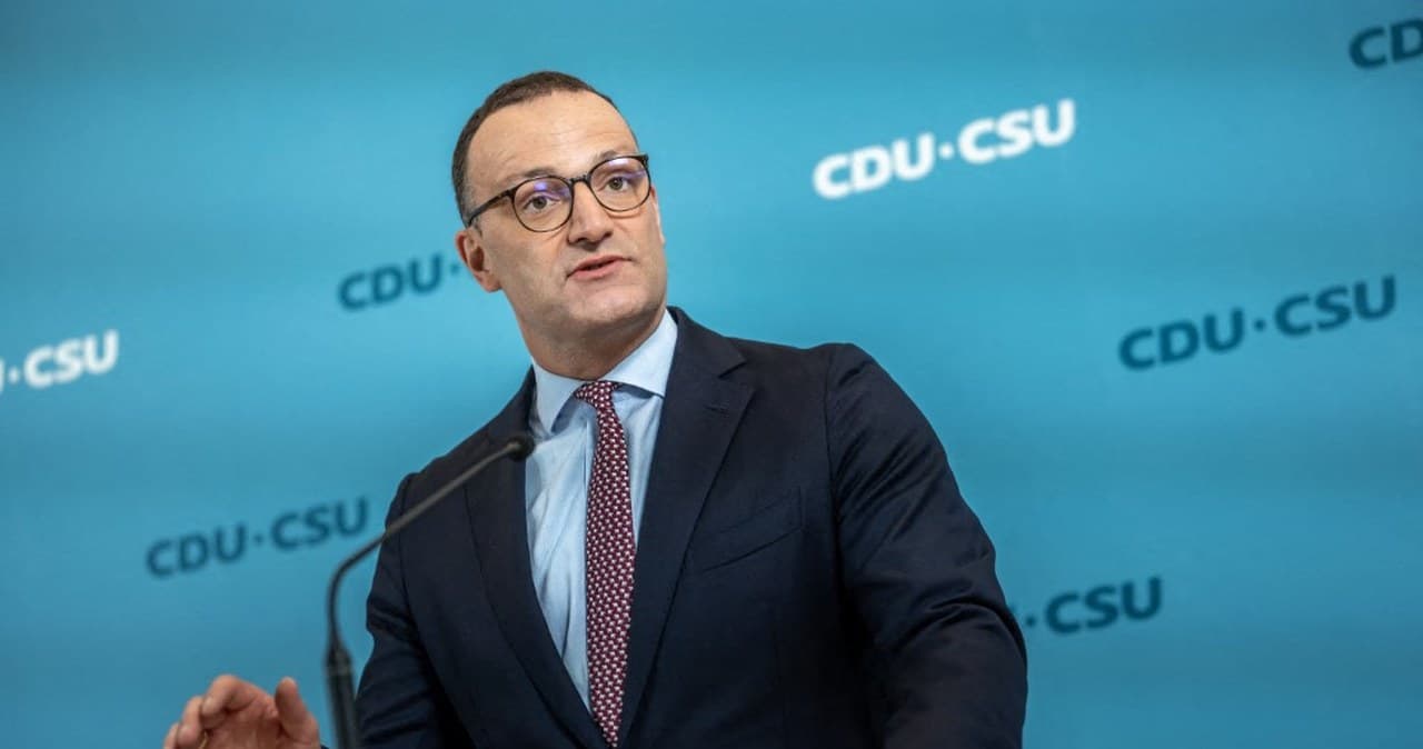 Polityk skorzystał z surogacji. W mediach huczy: Podwójne standardy
