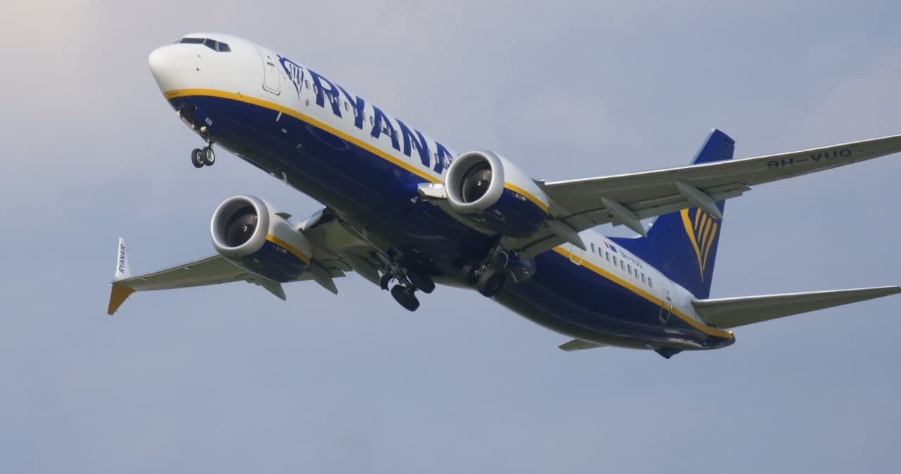 Pasażer częściowo "wyssany". Nowe informacje po wypadku na pokładzie