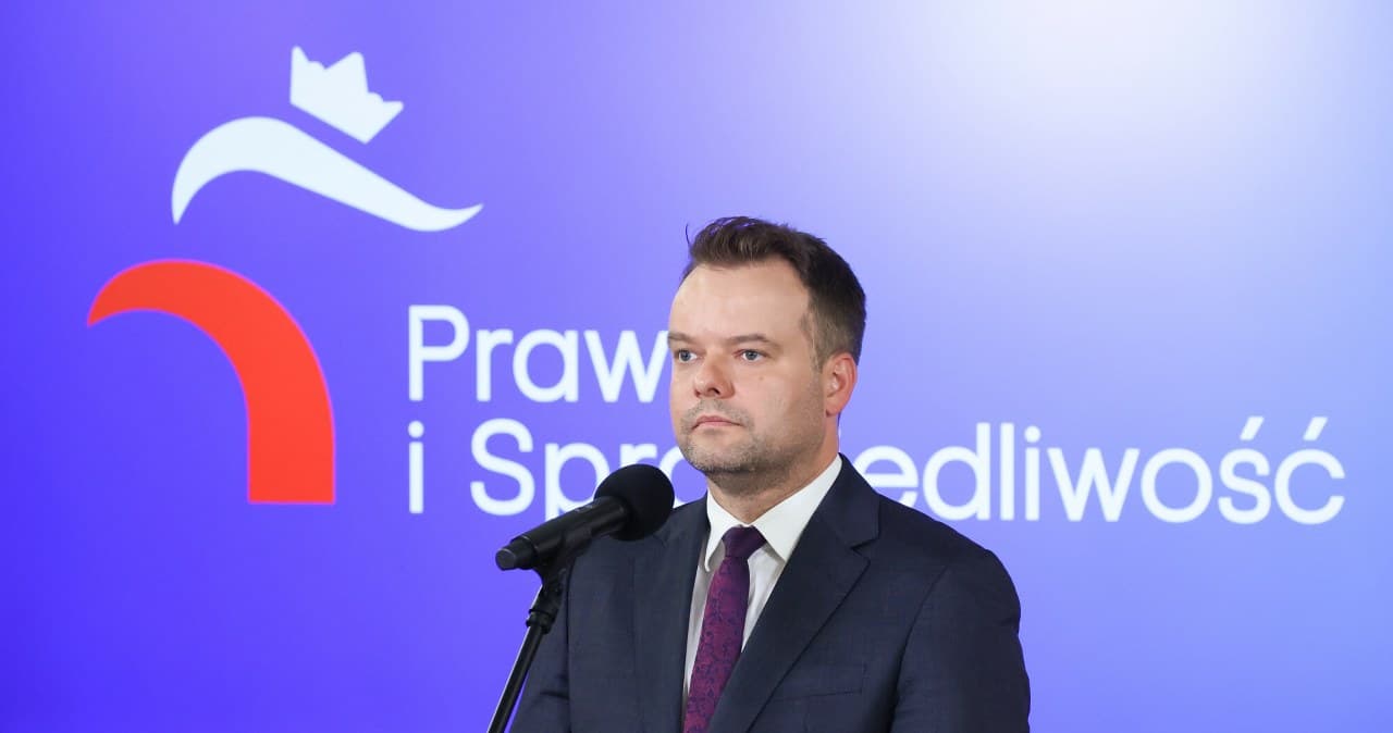 PiS stawia ultimatum. "Stowarzyszenie albo partia", padła data