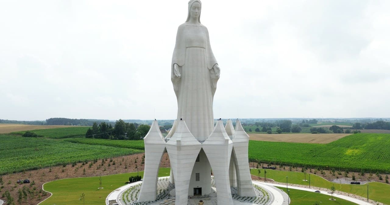 Pomnik Matki Boskiej w Konotopiu na ukończeniu. Będzie najwyższy w Europie