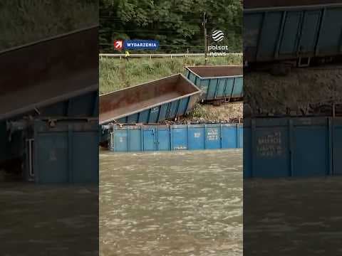 Pociąg runął prosto do rzeki. Wielki paraliż i chaos na południu Polski