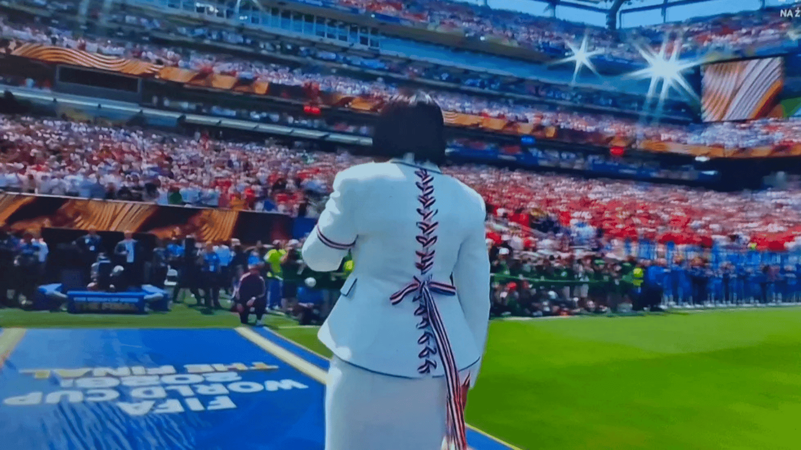 Zaśpiewała hymn USA na zakończeniu Mundialu. Sieć zapłonęła