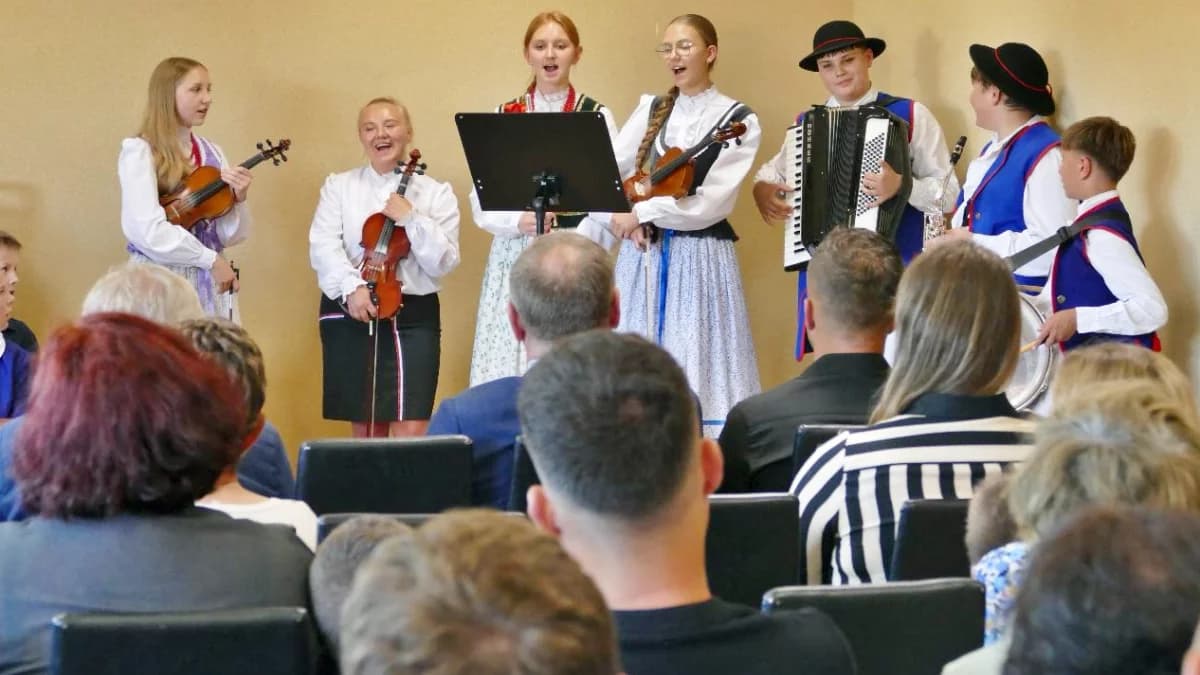 Gwara lachowska w spektaklu młodzieży