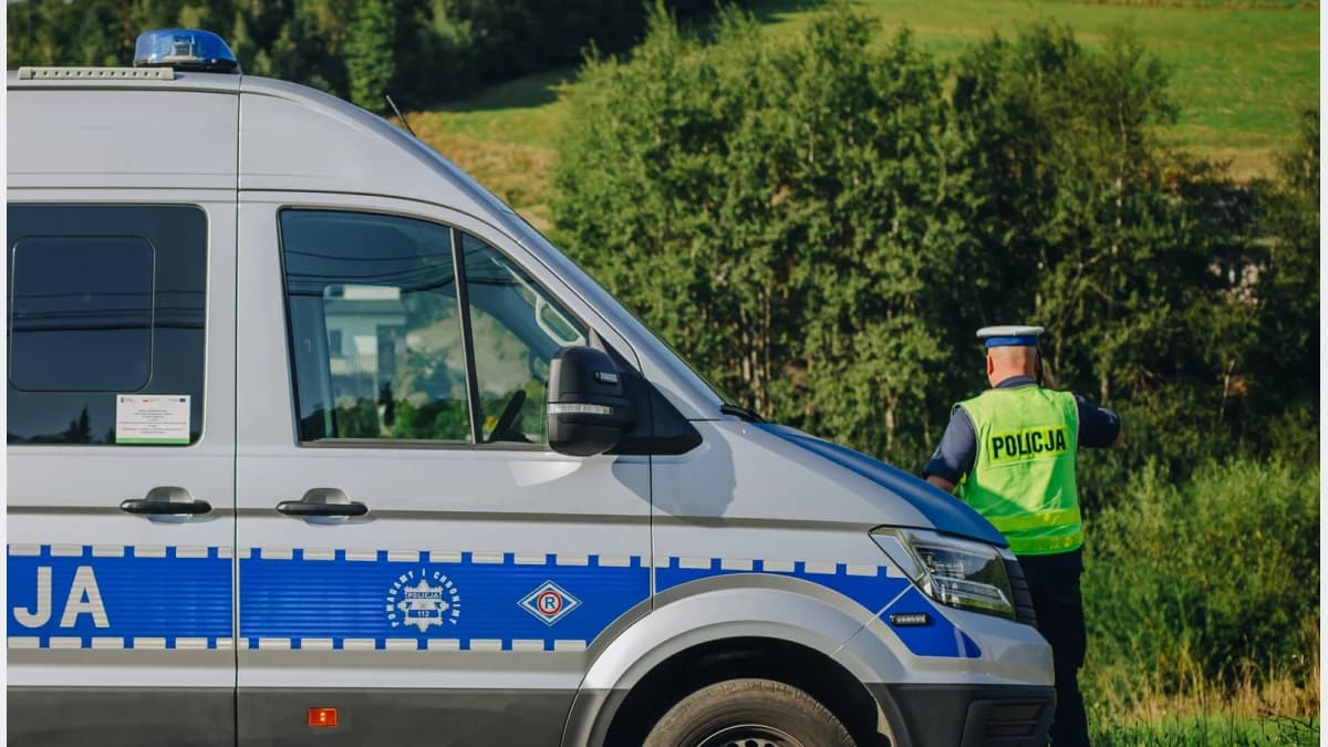 Kierowca stracił panowanie i doprowadził do wywrócenia Seata