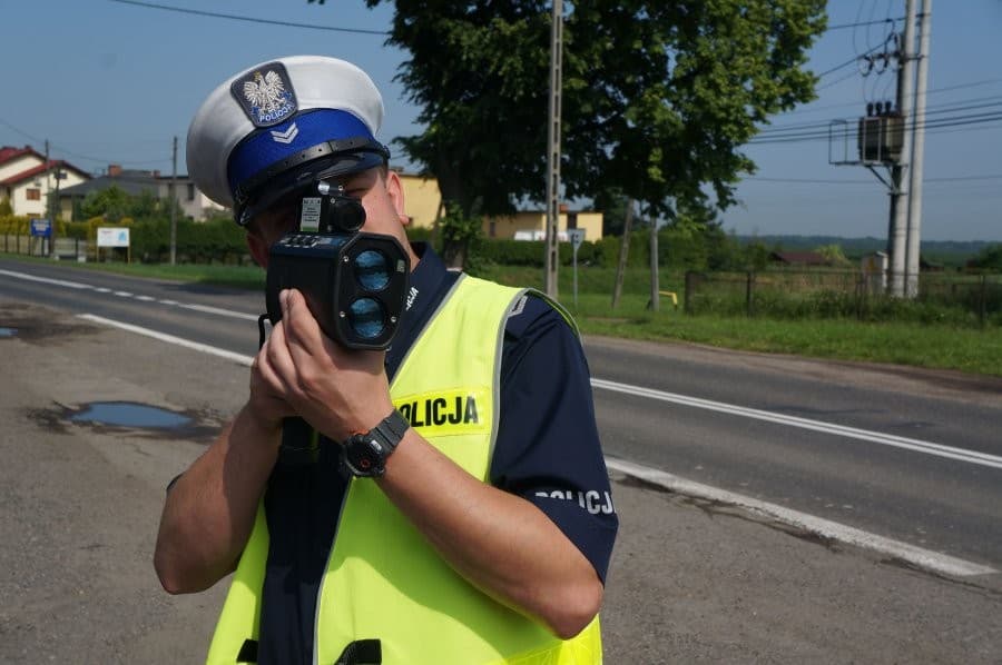 Czterech kierowców straciło prawa jazdy za zbyt szybką jazdę