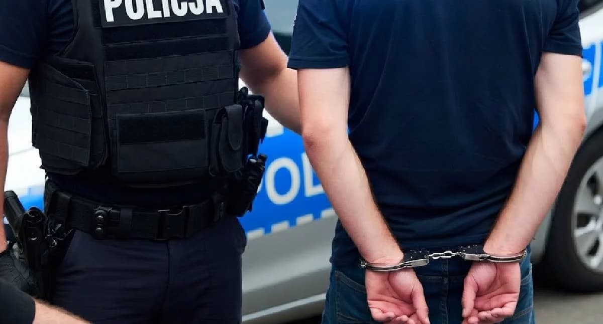 Konin. 26-latek zatrzymany z narkotykami. Policjanci zabezpieczyli ponad 16 gramów środków odurzających