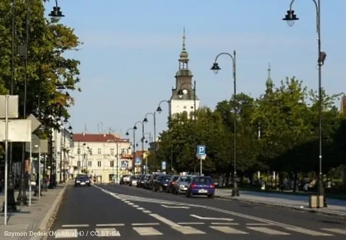 Letnie baseny ruszają przy Żwirki. Sezon startuje z atrakcjami