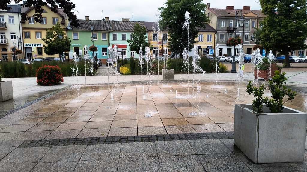 „Fontanna to nie basen”. Sanepid apeluje do mieszkańców Przasnysza