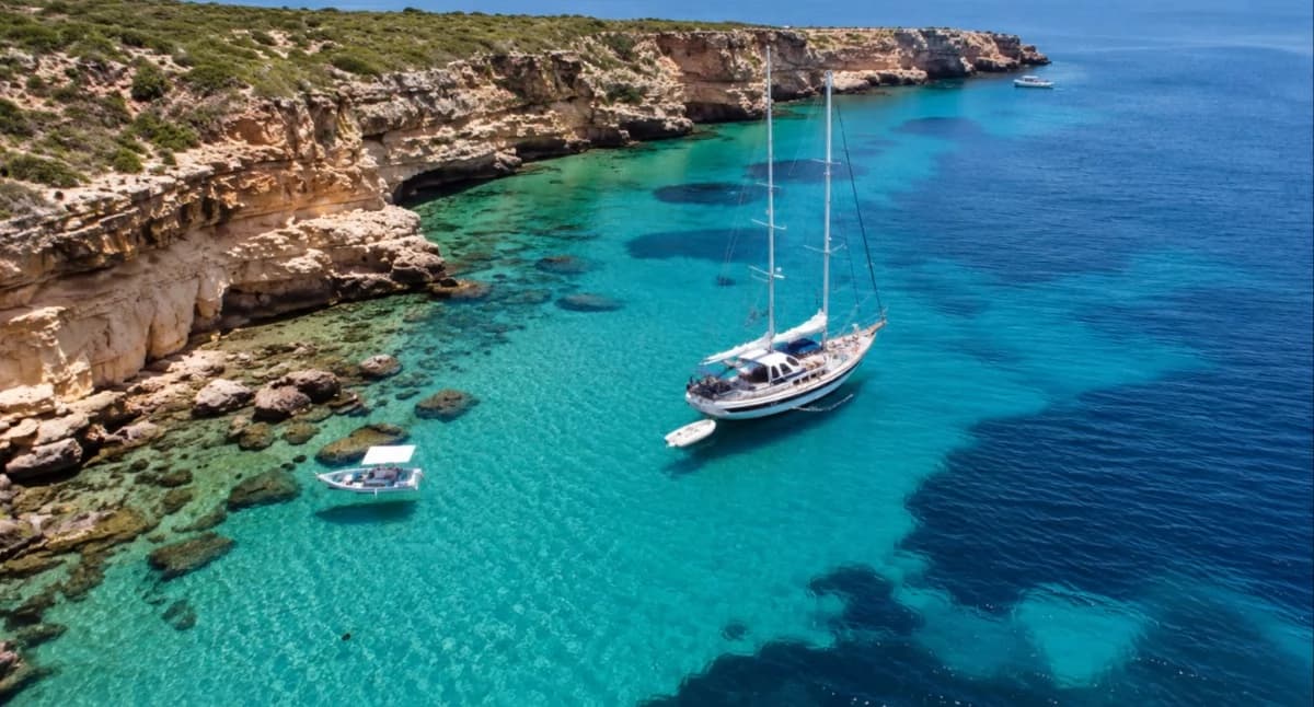 Hiszpania i Ibiza: czarter jachtu i 5 innych letnich rozrywek