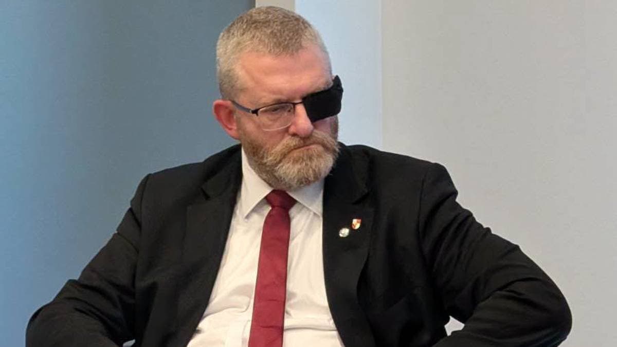 Grzegorz Braun ukarany. "Narusza godność i reputację PE"