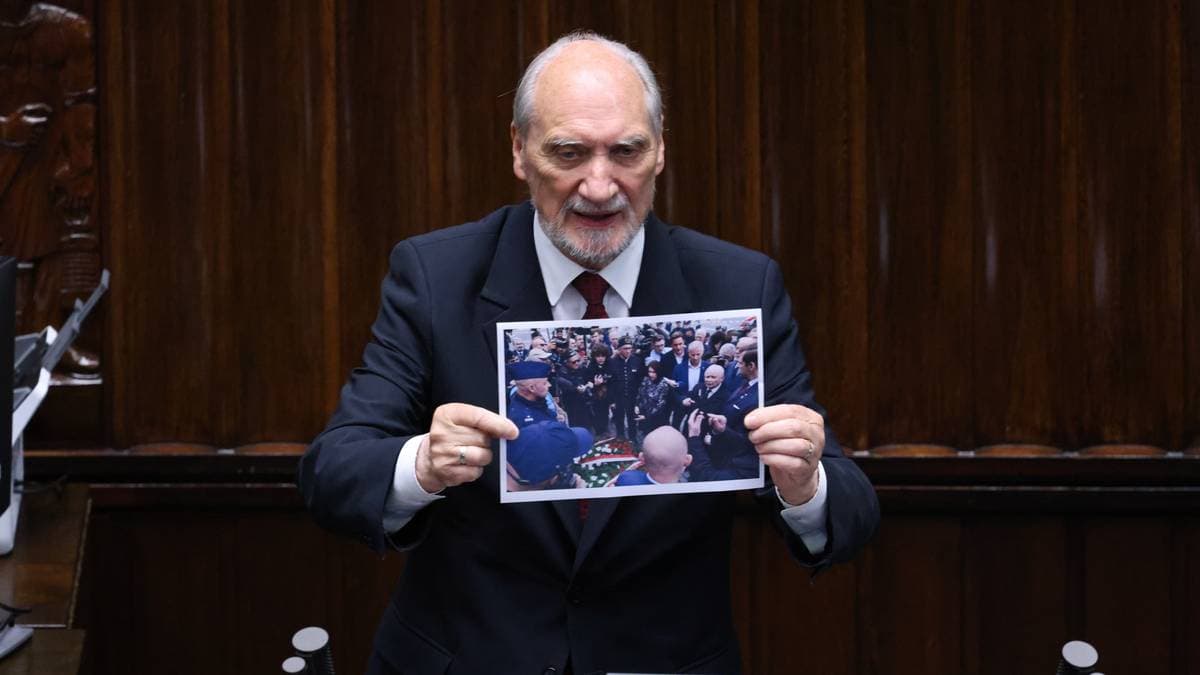 Awantura w Sejmie, Macierewicz oskarża policję. Padły słowa o Putinie
