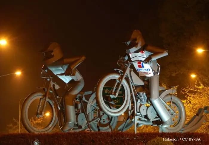 Przy ZSP nr 2 powstaje boisko z nowym drenażem i trwałą nawierzchnią