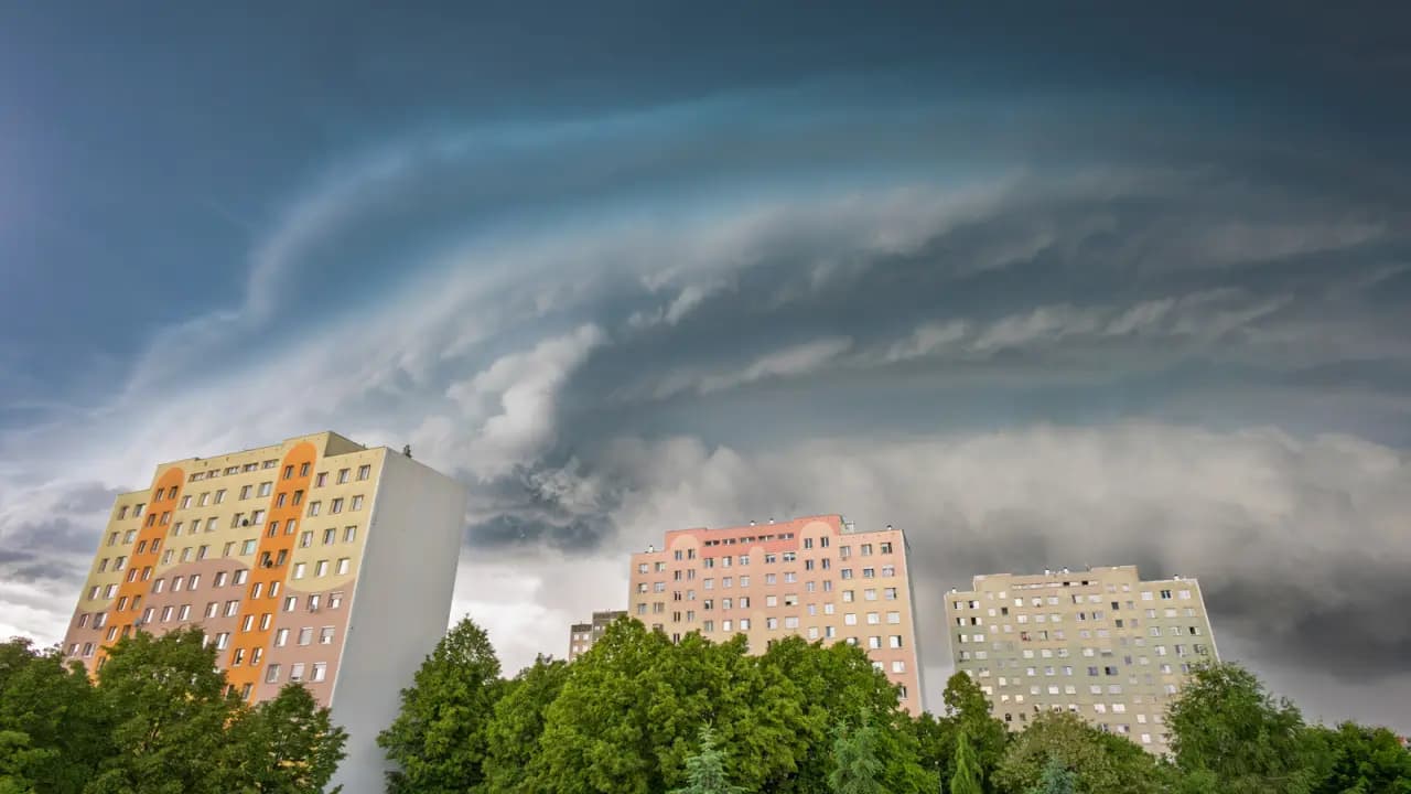 Burze i upał uderzą tego samego dnia. IMGW ostrzega przed niebezpiecznym połączeniem