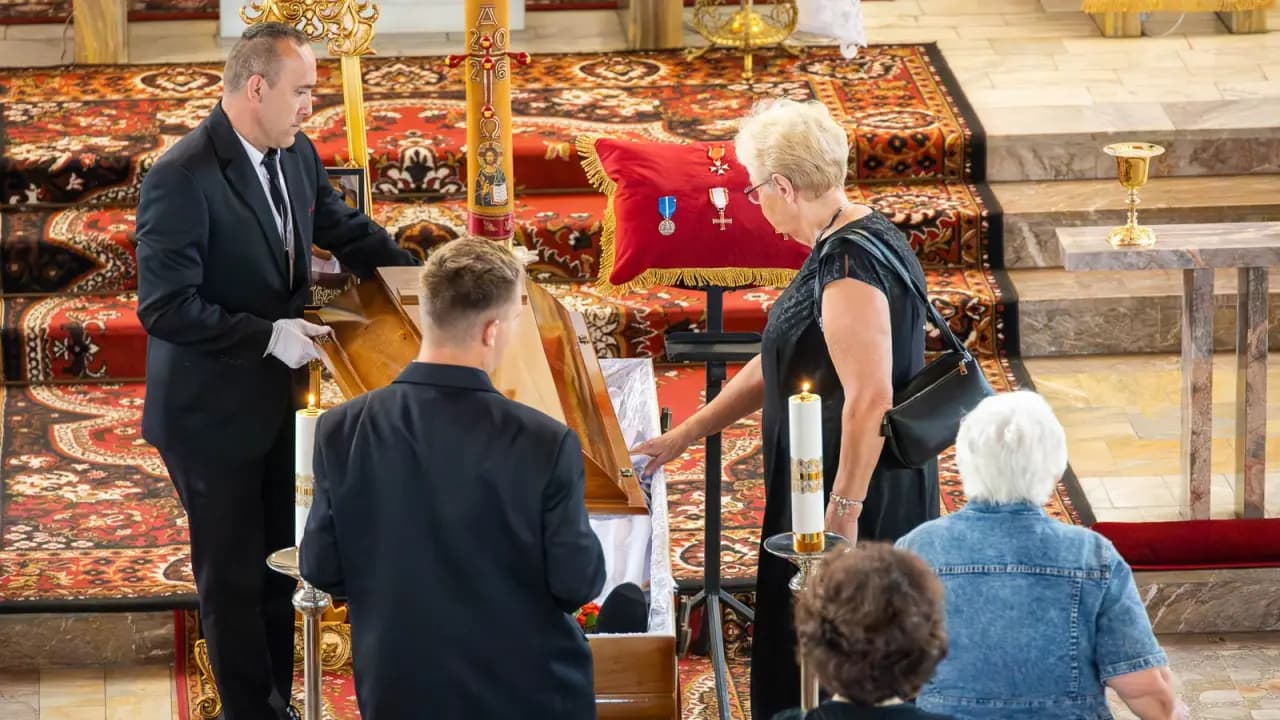 „To był pasterz, który pachniał swoimi owcami”. Parafianie żegnają swojego proboszcza