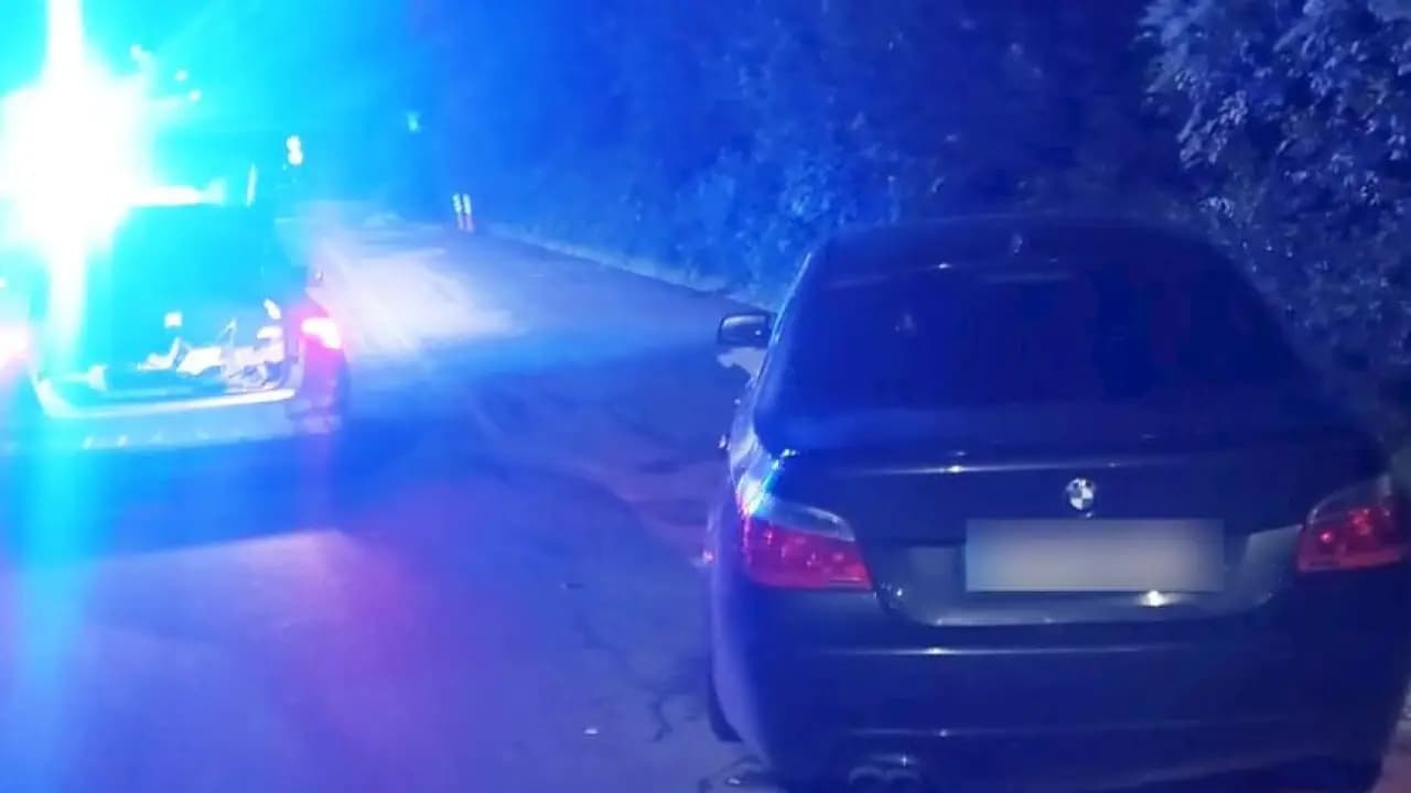 21-letni kierowca BMW zatrzymany w środku nocy. Powód zatrzymania mówi sam za siebie