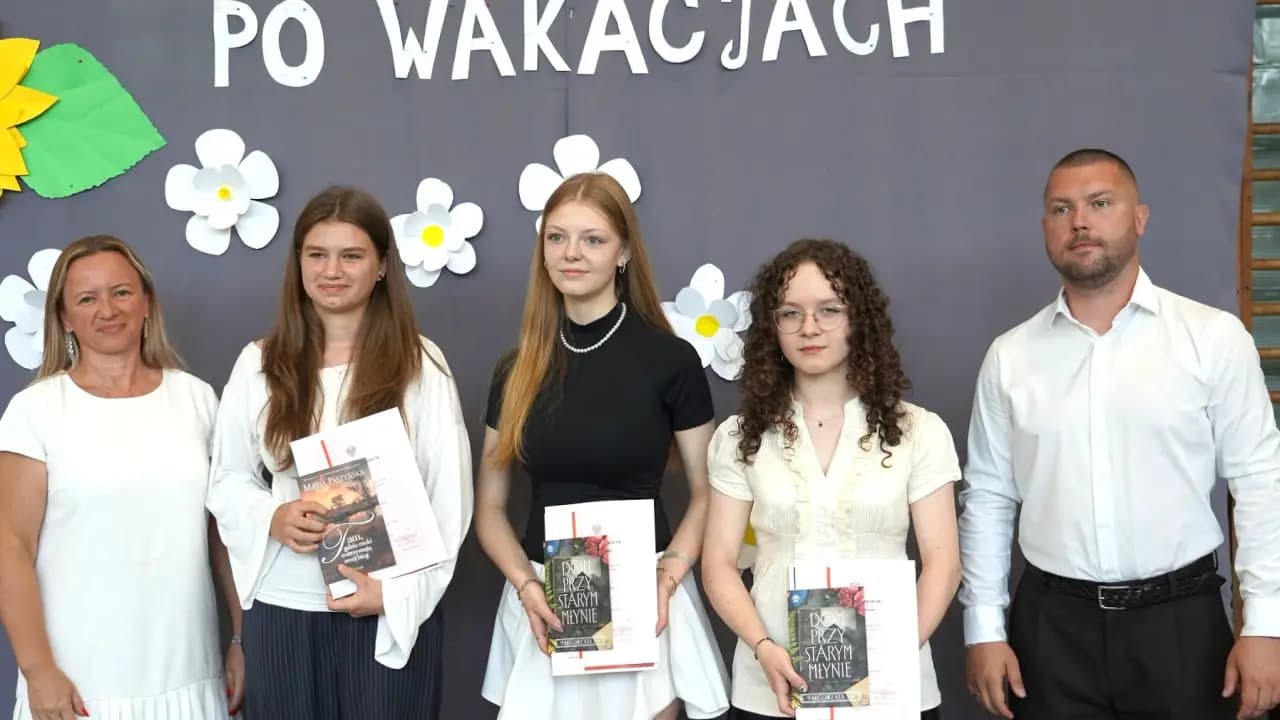 Koniec roku szkolnego w Bolesławcu. Wzruszenia, nagrody i początek upragnionych wakacji