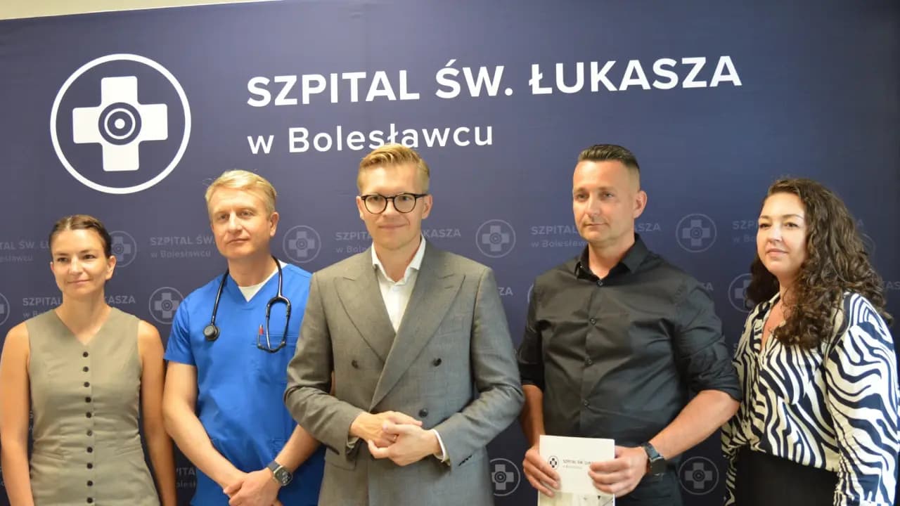 Szpital w Bolesławcu buduje lądowisko i nowy parking. Inwestycja ma zakończyć się jeszcze w tym roku