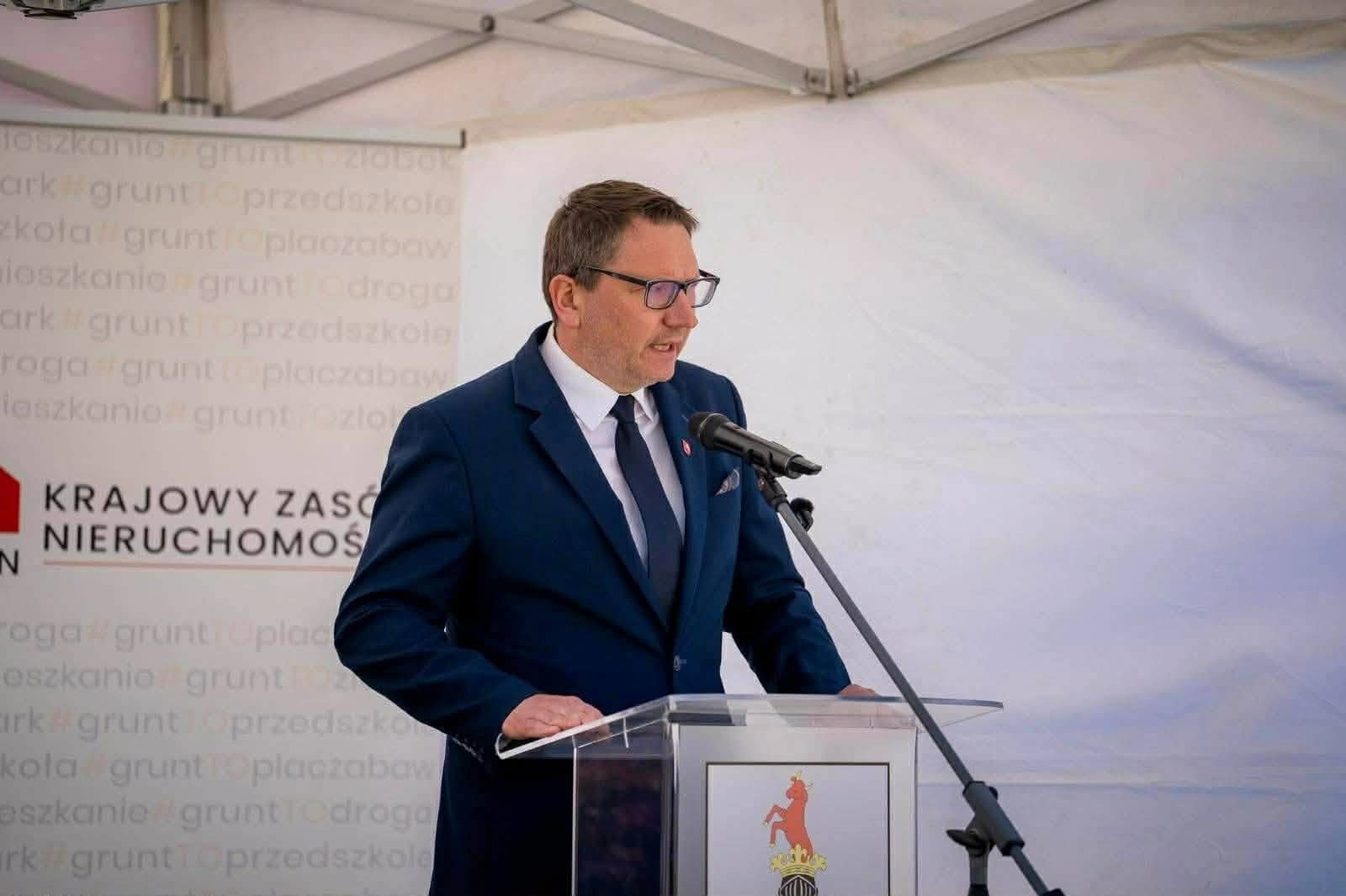 Szybka ścieżka działacza Polski 2050 do miejskich spółek. „Wpłynął kwestionariusz” Paweł Kurek, szef Polski 2050 w województwie, w ciągu miesiąca…