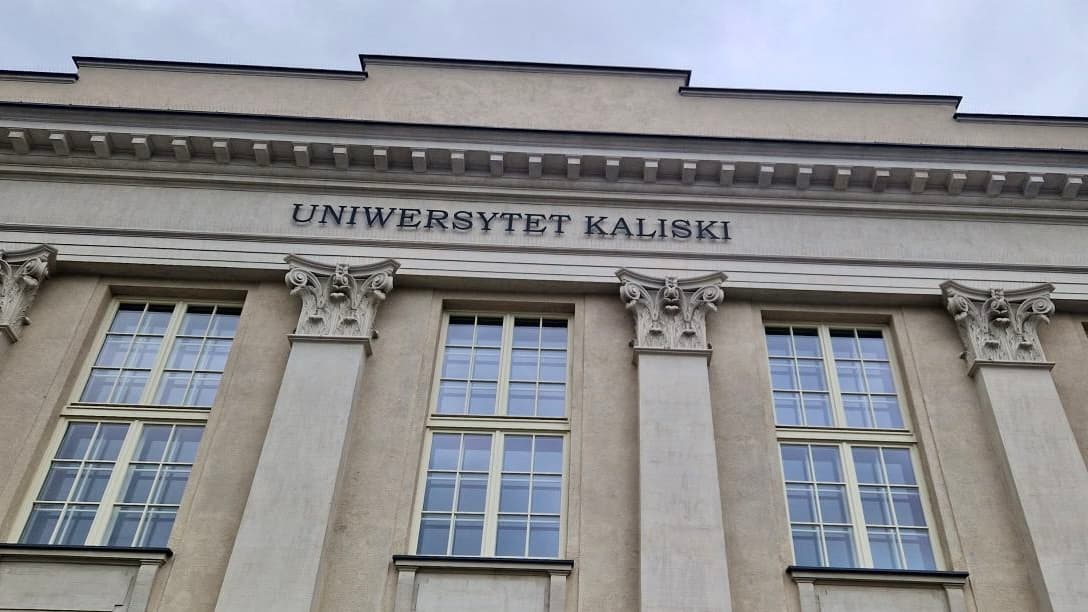 Za kulisami ogromnego sukcesu? Prawdziwe problemy Uniwersytetu Kaliskiego
