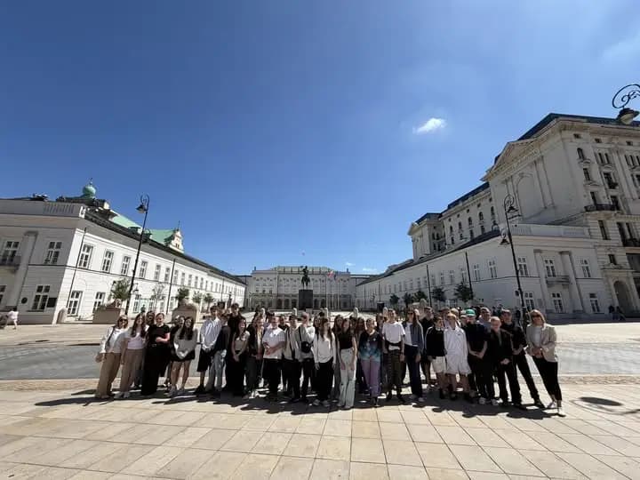 Uczniowie z Gminy Lisków zwiedzili Sejm RP na zaproszenie posła Wiesława Szczepańskiego