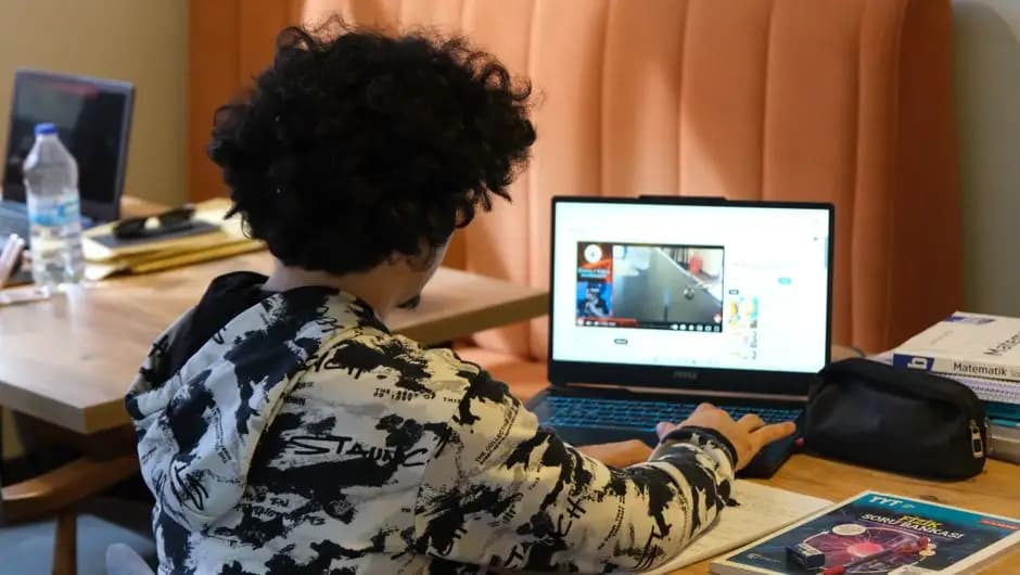 Matura czy zawód? Coraz więcej uczniów wybiera obie ścieżki