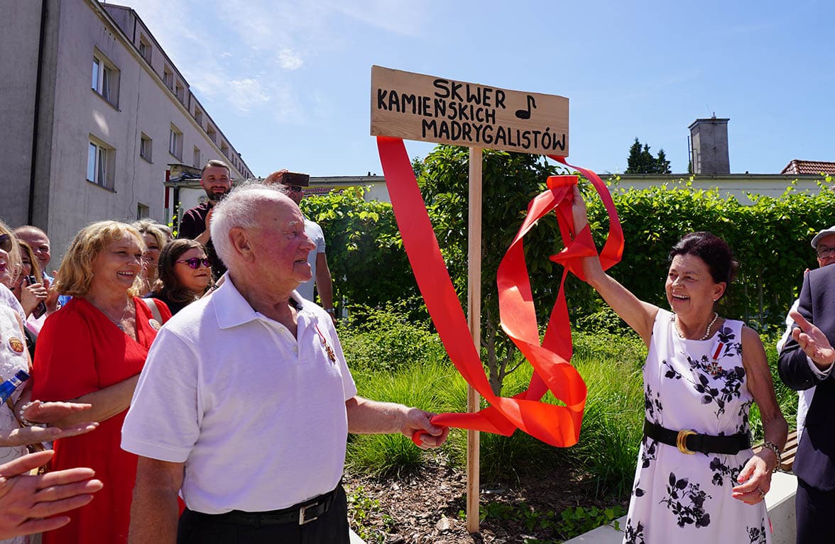 Kamieńscy Madrygaliści mają swój skwer. Jubileusz 55-lecia czasem wspomnień, rozmów i wzruszeń [ZDJĘCIA]