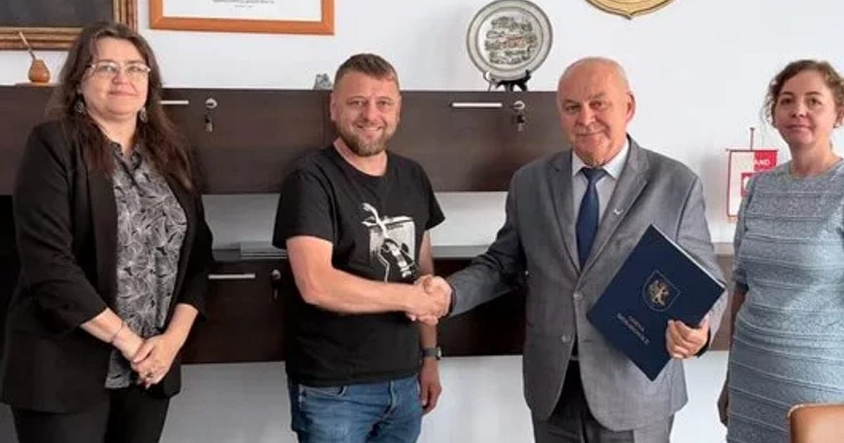 Trzy Orliki w gminie Sierakowice do remontu. Umowa już podpisana