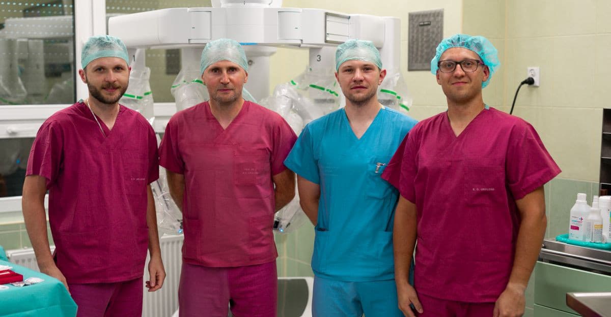 Pierwsze robotyczne resekcje przełyku na Podkarpaciu. Chirurdzy z Rzeszowa użyli systemu da Vinci Xi [ZDJĘCIA]