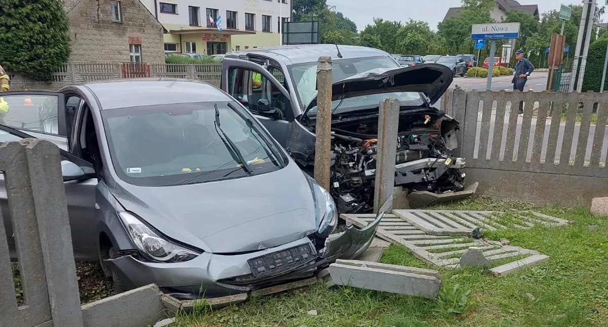Dwa samochody zderzyły się w Galewicach: Interweniowały służby