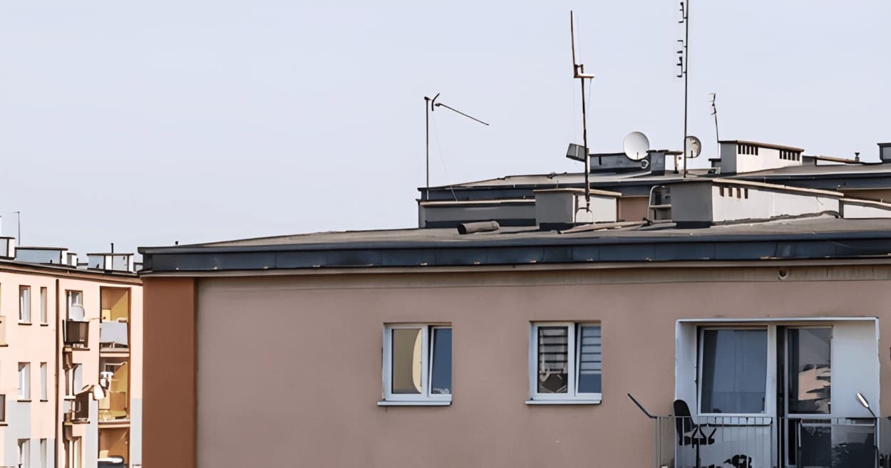Zgłoszenie o niebezpiecznej rurze w Przasnyszu