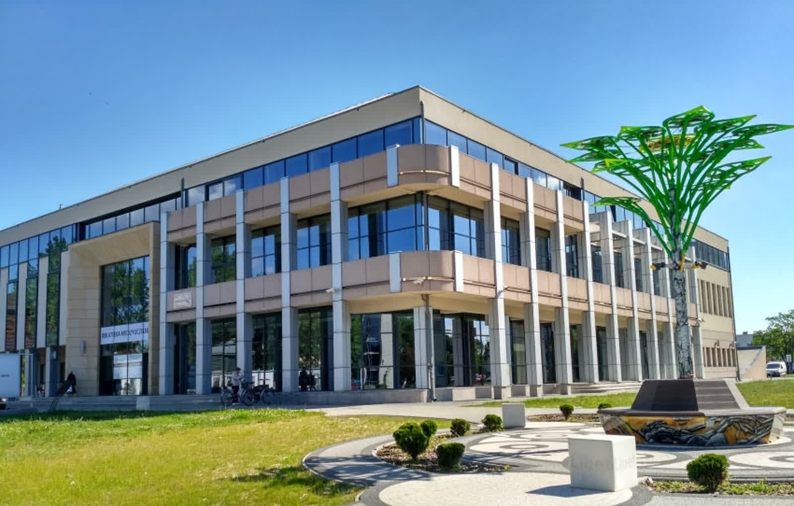 Read article: Stalowa Wola: Zaczytaj się w zieleni – w bibliotece powstanie Zielony Open Space