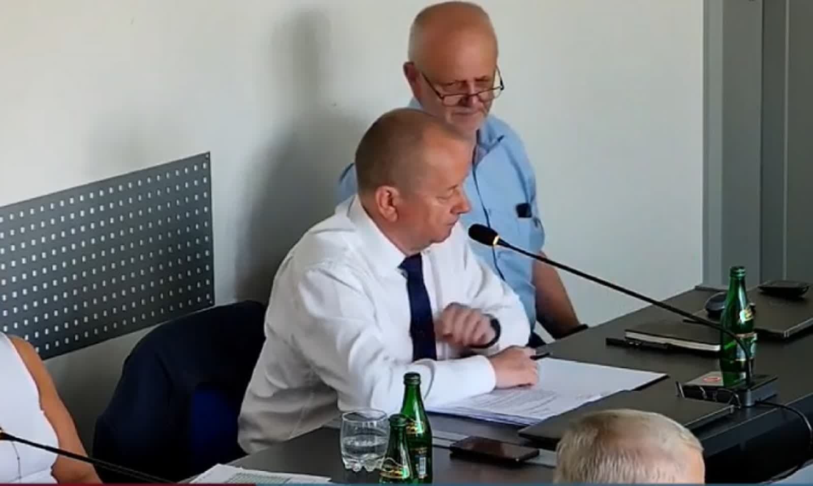 Borowa: Wójt Borowej nie uzyskał od radnych wotum zaufania.