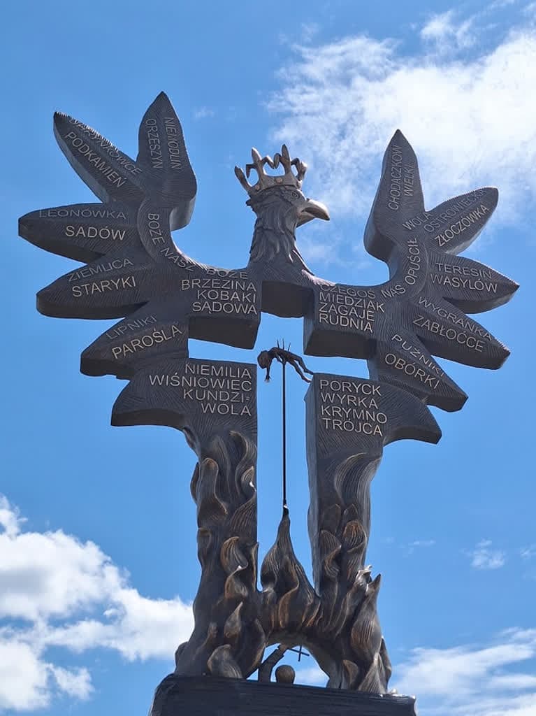Stalowa Wola, Domostawa: W sobotę uroczystości pod pomnikiem Rzezi Wołyńskiej – miasto organizuje bezpłatny wyjazd